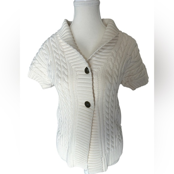 Maddison sleeveless cable knit sweater two button closure, ecru, sz Medium - Picture 2 of 10